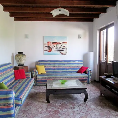 House Zivana * רוגוזניצה